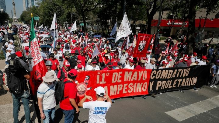 Marchan miles de trabajadores en CDMX por el Día del Trabajo