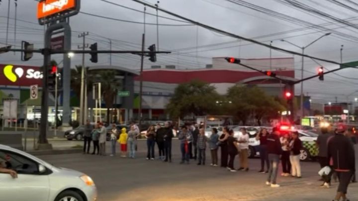 Bloquean vecinos Romulo Garza por falta de energía eléctrica