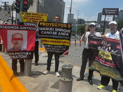 Se manifiestan en San Pedro afectados por José Lobatón de Proyecto 9