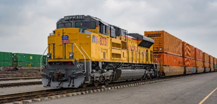 Hallan seis cuerpos dentro del vagón de un tren de carga en Laredo, Texas