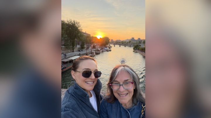Natalie Portman presume su embarazo por primera vez desde París
