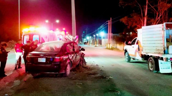 Muere hombre tras chocar con un poste en Salinas Victoria