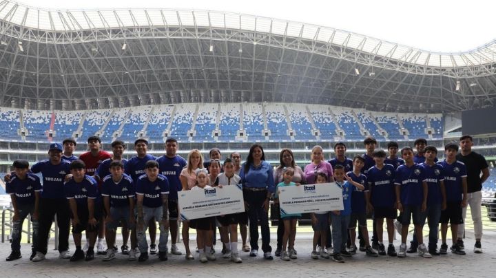 Dan recorrido mundialista a jóvenes deportistas
