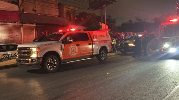 Chofer de tractocamión muere al chocar contra 2 autos y volcar en San Nicolás
