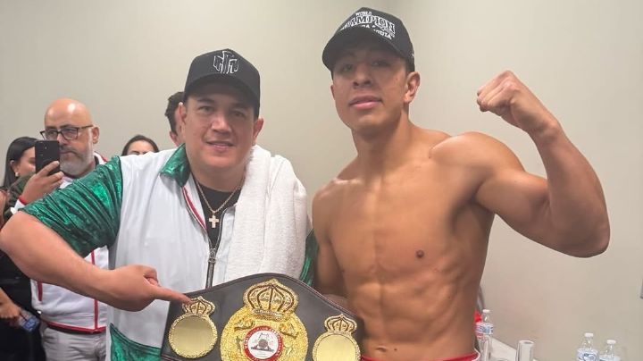 Jaime Munguía arrebata el título mundial de AMB a Reséndiz y lo festeja con ‘Canelo’
