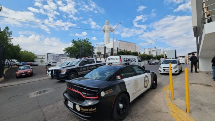Asesinan a balazos a un hombre frente a una iglesia durante un bautizo en Culiacán