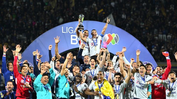 Cruz Azul gana su décima liga con un agónico gol de Rotondi