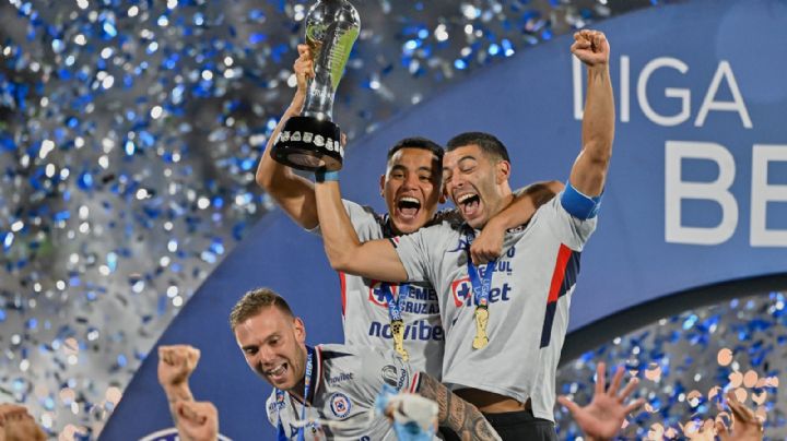 Carlos Rodríguez, el regio que levantó el trofeo de Liga MX con Cruz Azul