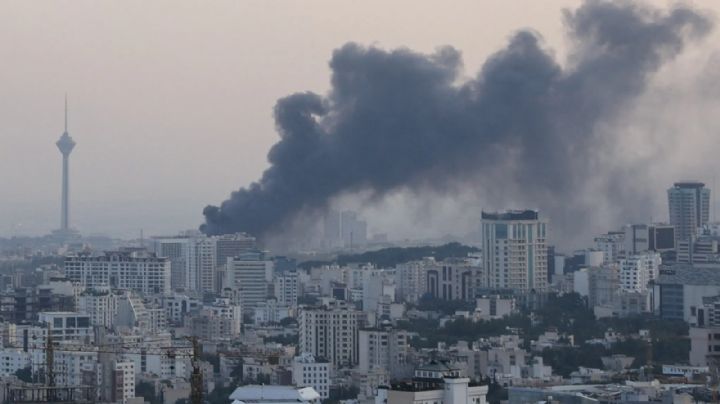 EU ataca sitios de misiles en Irán en plena negociación de paz