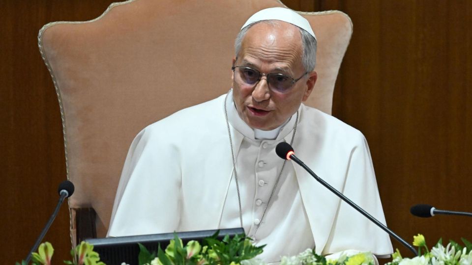 Papa León XIV pronuncia un discurso durante la presentación de su primera encíclica, 'Magnifica humanitas