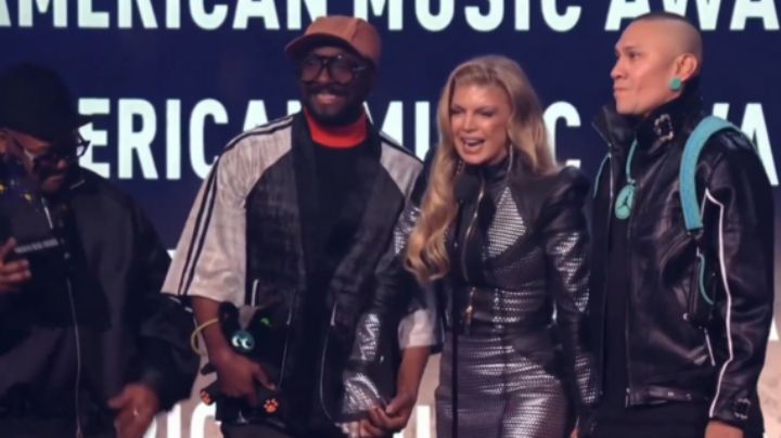 Fergie reaparece junto a Black Eyed Peas en los American Music Awards