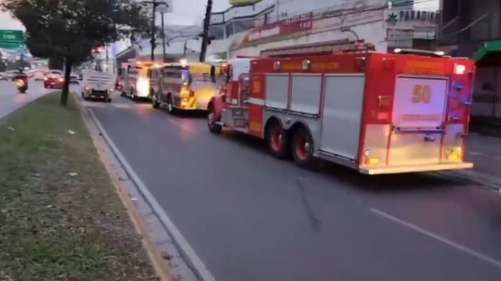 Incendio en restaurante de Cumbres provoca movilización en Monterrey