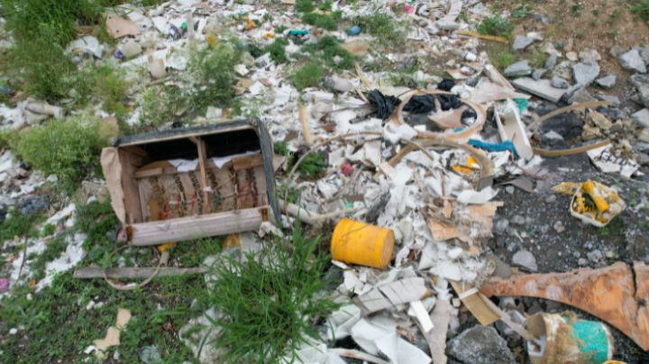 Tiradero clandestino en Pesquería crece sin control y se convierte en foco de infección