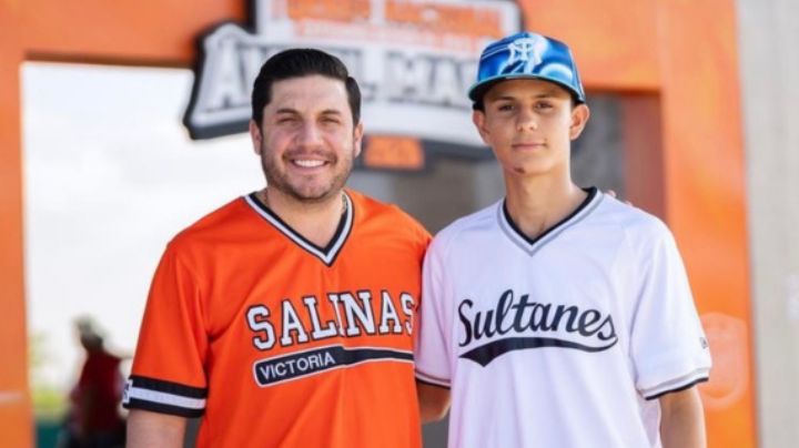 Joven beisbolista de Salinas Victoria firma con Sultanes de Monterrey
