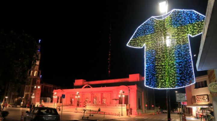 Viste Guadalupe calles con playeras luminosas de cara al Mundial de la FIFA 2026