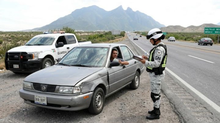¿De cuánto es la multa por manejar en un auto chocado en carretera federal?