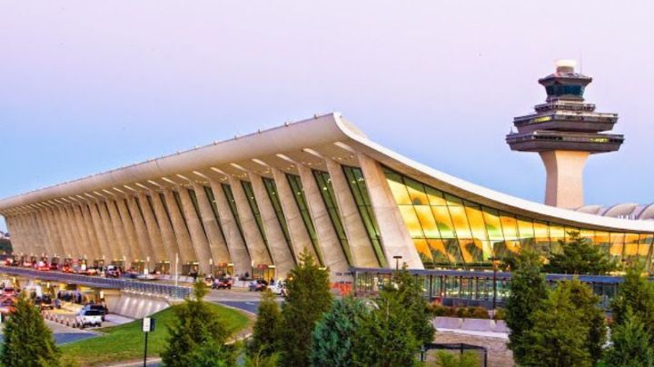 Denuncian retención ilegal de embarazada y menor en aeropuerto de EU