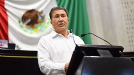 Héctor Yunes Landa renuncia al PRI tras 45 años de militancia