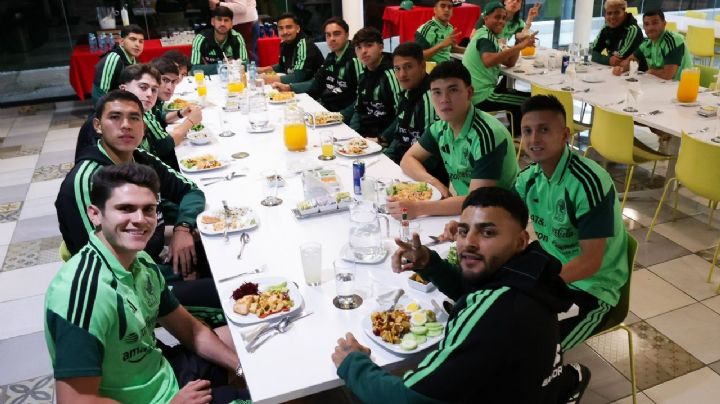 Seleccionados de Chivas y Toluca llegan sobre la hora al CAR tras día de tensión en el 'Tri'