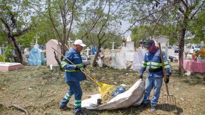Refuerza Monterrey limpieza en panteones por Día de las Madres