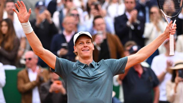 Sinner brilla en su estreno en Roma, se acerca a Djokovic