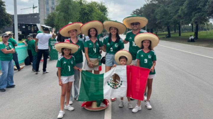 Aficionados llegan al Fan Fest de Parque Fundidora para el arranque del Mundial 2026