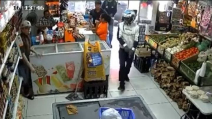 Revelan video de asalto donde hombre mató a dos asaltantes y murió su hijo