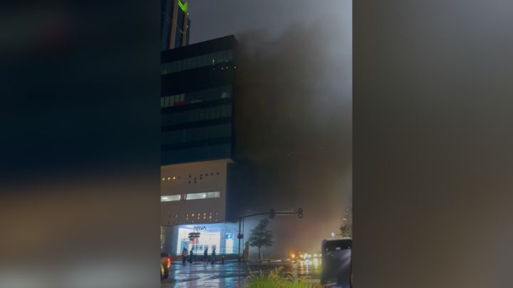 Incendio en restaurante de Pabellón M moviliza a cuerpos de emergencia y desaloja a 715 personas