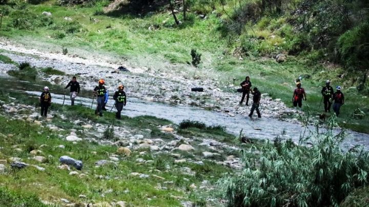 Hallan sin vida a hombre arrastrado por la corriente del río Pesquería