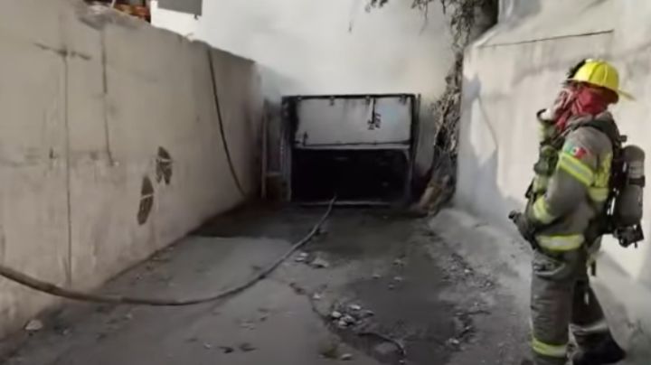Tráiler vuelca y termina incendiado en la Carretera Nacional, en Santiago, NL