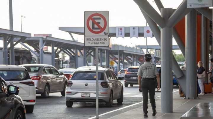 Definirán el viernes puntos del aeropuerto donde pasajeros podrán subir a taxis de app