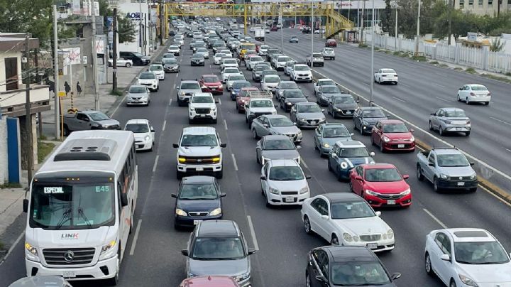 Movilidad en crisis: tráfico preocupa a 5 de cada 10 habitantes de Nuevo León