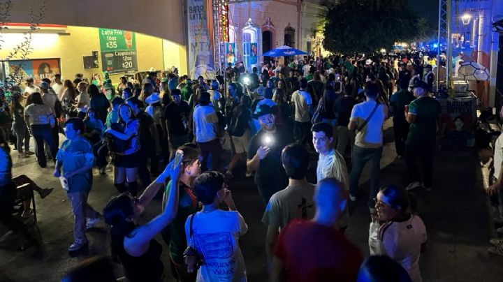 Afición desata fiesta en Barrio Antiguo por goleada de México en el Mundial