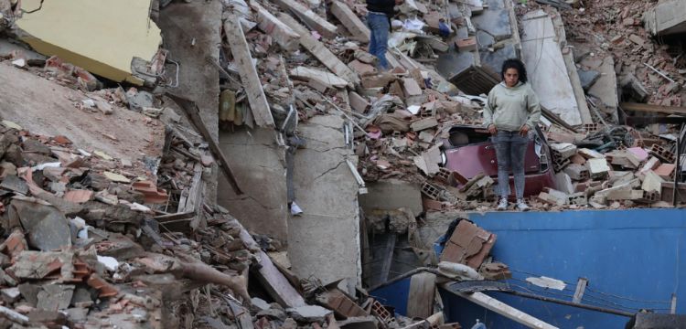 Reportan 164 fallecidos, 971 heridos y 30 réplicas tras sismos en Venezuela