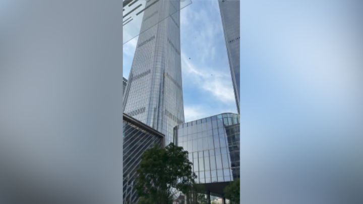 Avioneta se estrella contra el China Zun, el edificio más alto de Pekín
