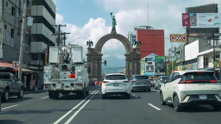 Reabren carriles debajo del Arco de la Independencia en Monterrey