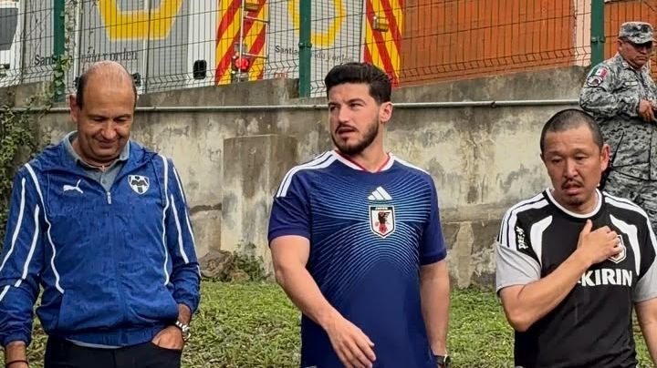 Visita Samuel García el entrenamiento de Japón en El Barrial