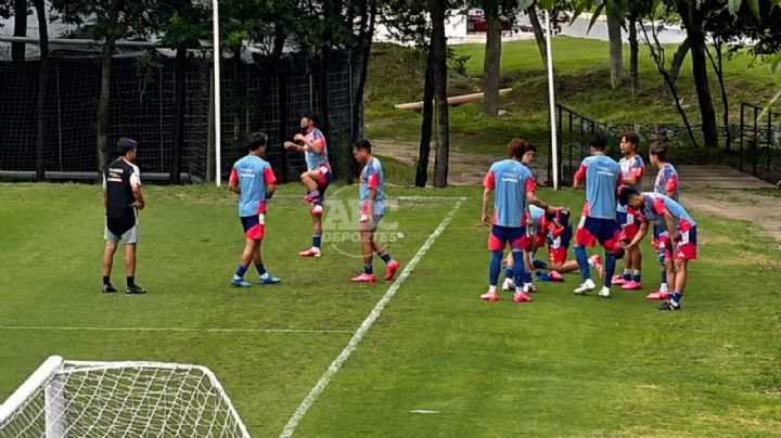 Wataru Endo vuelve al césped y toca balón por primera vez tras su operación