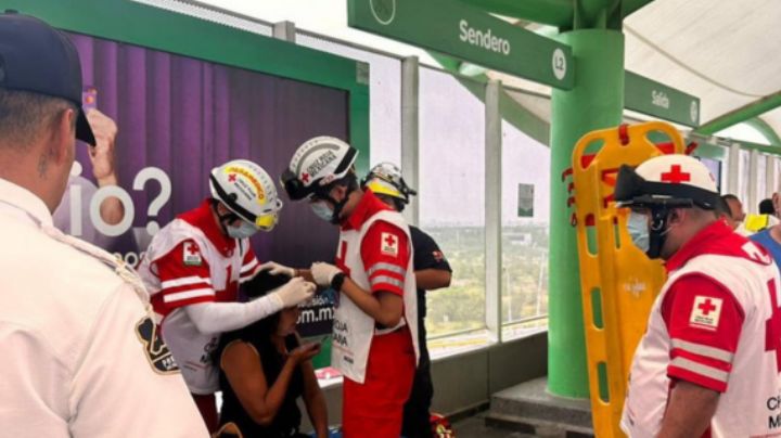 Hombre empuja a mujer contra vagones del metro en estación Sendero, en Escobedo