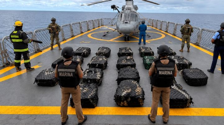 Marina decomisa 829 kilos de cocaína frente a las costas de Guerrero; hay cinco detenidos