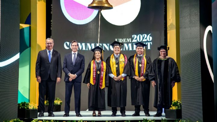 Mario Alonso Puig exhorta a graduados de la UDEM a cultivar la grandeza