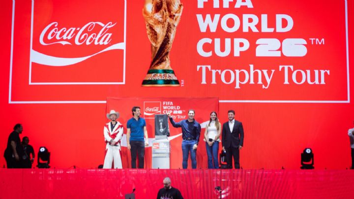 J Balvin y Kaká encienden el cierre del Tour del Trofeo de la Copa Mundial en Monterrey