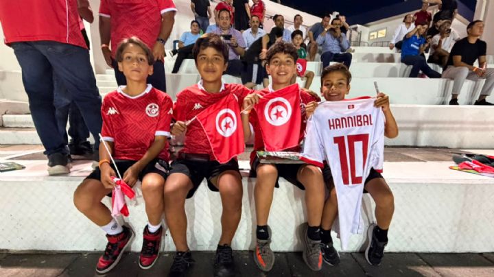Niños regios apoyan a Túnez en su primer entrenamiento en Monterrey