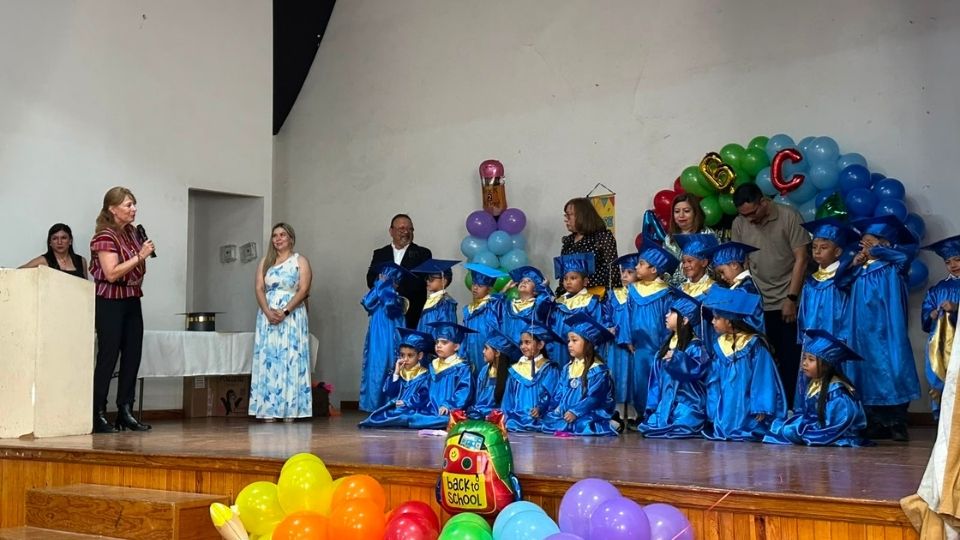 Celebra Tatiana Clouthier con estudiantes cierre de ciclo escolar