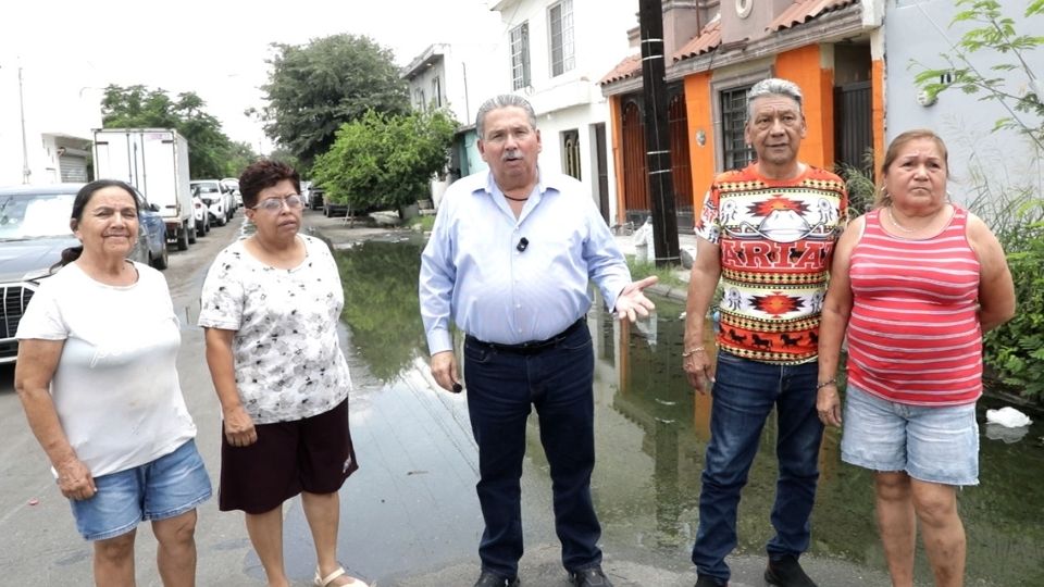 Denuncian en Escobedo fugas de aguas negras y falta de atención de AyD