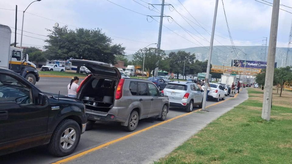 Vehículos dañados por las rebabas de metal | Facebook / Secretaría de Seguridad Ciudadana - General Escobedo