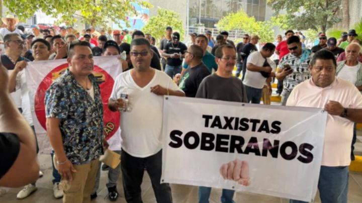 Protestan taxistas para extender a 10 años la vida útil de sus unidades