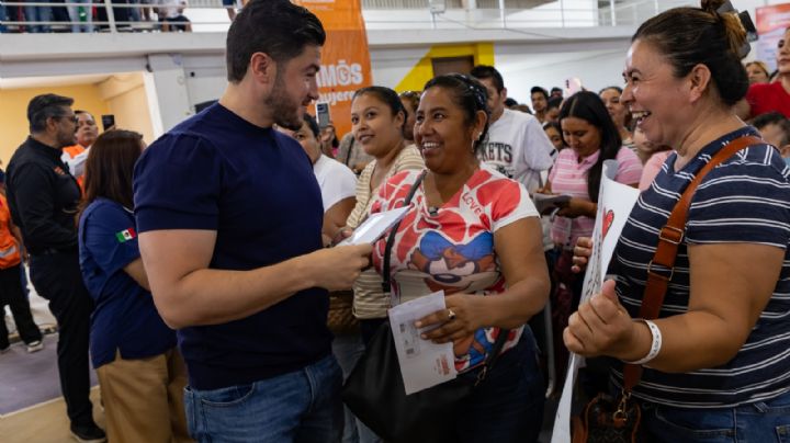 Entregan más de mil tarjetas de apoyo social a jefas de familia