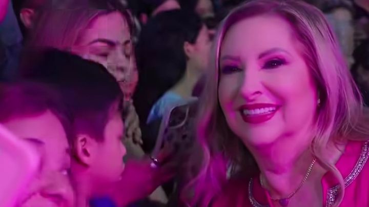 Doña Alegría niega saludo y mujer la confronta durante apertura de negocio