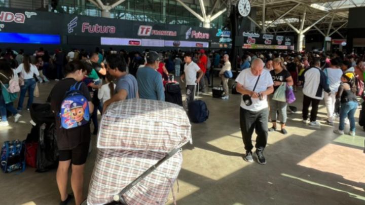 Viajeros comienzan a llenar la Central de Autobuses ante las vacaciones